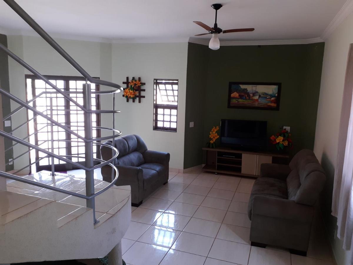 Pousada Menina Moca Olímpia Buitenkant foto